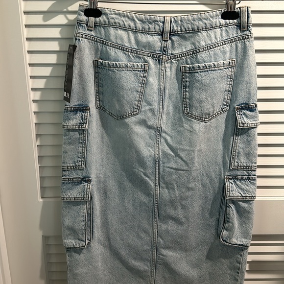 NWT Broadway Acid Wash 9 Pocket Jeans Skirt with Front Split. Size 6 - Picture 8 of 8
